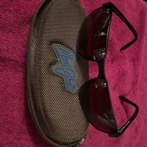 Maui Jim sunglasses CASTAWAY Polarized Rectangular Sunglasses
